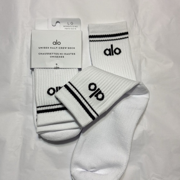 Alo Yoga socks (2 pairs) - Picture 4 of 5